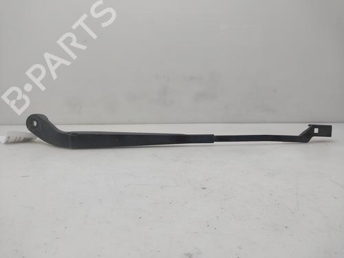 Used Front windshield wiper arm Front windshield wiper arm 37488002 37488002