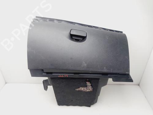 Used Glove box RENAULT MEGANE III Hatchback (BZ0/1_, B3_) 1.5 dCi (BZ09, BZ0D, BZ1W, BZ29, BZ14) (110 hp) 31597869