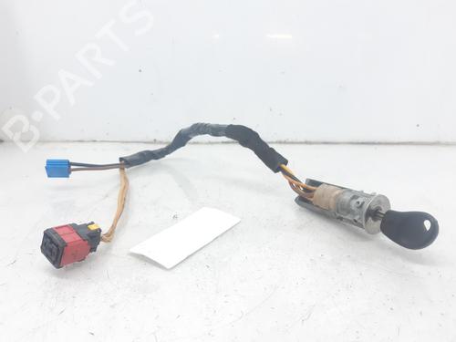Used Ignition barrel CITROËN XSARA (N1) 1.9 D (70 hp) 7123945