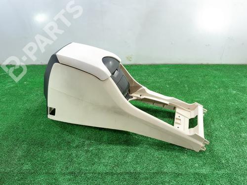 Used Armrest / Center console Armrest / Center console SSANGYONG REXTON / REXTON II (GAB_) 2.7 Xdi (163 hp) 8668325 8668325