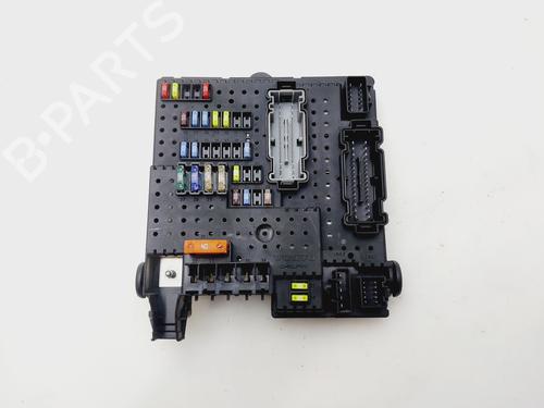 Used Fuse box VOLVO S60 I (384) D5 (185 hp) 28139774