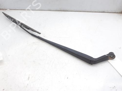 Used Front windshield wiper arm TOYOTA AVENSIS Saloon (_T25_) 2.0 D-4D (CDT250_, CDT250R) (116 hp) 12409472