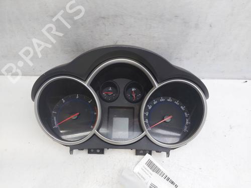 Kombinert Instrument CHEVROLET CRUZE (J300) 2.0 CDI (125 hp) 18168526