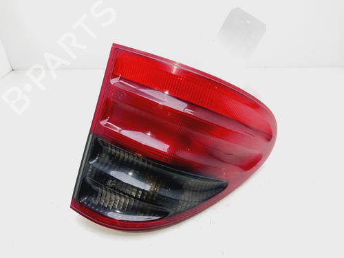 Feu arrière gauche MERCEDES-BENZ E-CLASS T-Model (S210) E 320 T CDI (210.226) (197 hp) 30738176