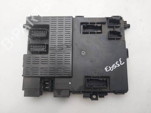Used Fuse box Fuse box 39616098 39616098