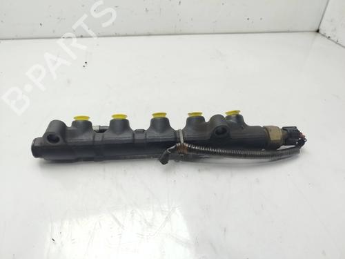 Used Injection rail TOYOTA RAV 4 II (_A2_) 2.0 D 4WD (CLA20_, CLA21_, CLA20R, CLA21R) (116 hp) 31878049