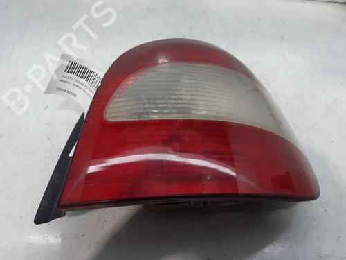 Høyre baklys RENAULT SCÉNIC I MPV (JA0/1_, FA0_) 1.9 dCi RX4 (102 hp) 8273557