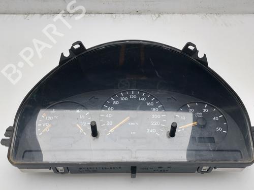 Used Instrument cluster MERCEDES-BENZ M-CLASS (W163) ML 270 CDI (163.113) (163 hp) 18094926