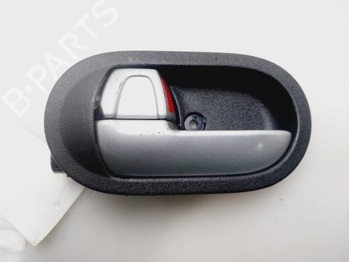 Poignée intérieure avant gauche MITSUBISHI COLT VI (Z3_A, Z2_A) 1.3 (Z21A) (95 hp) 32071609