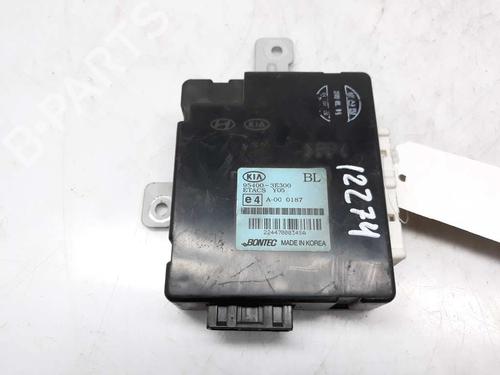 Used Control unit KIA SORENTO I (JC) 2.5 CRDi 4WD (140 hp) 2878255