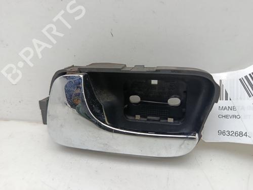 Venstre foran invendig håndtak DAEWOO EVANDA (KLAL) 2.0 (131 hp) 32348354