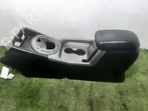 Used Armrest / Center console KIA SPORTAGE III (SL) 1.7 CRDi (116 hp) 7153248