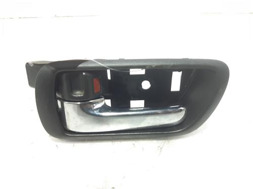 Used Rear left interior door handle TOYOTA COROLLA Verso (ZER_, ZZE12_, R1_) 1.8 (ZNR11_, ZNR11R) (129 hp) 8319420