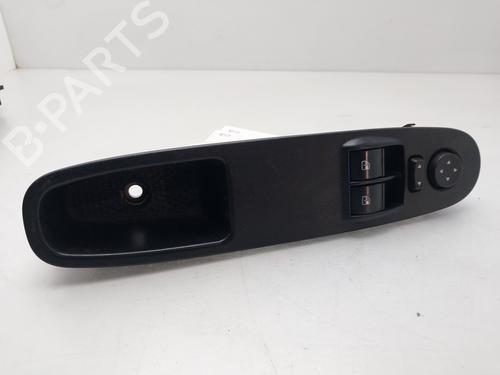 Used Left front window switch Left front window switch FIAT PUNTO (199_) 1.2 (199AXZ1A, 199BXZ1A) (69 hp) 33234657 33234657