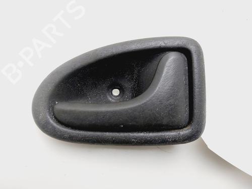 Maniglia interna anteriore destra RENAULT SCÉNIC I MPV (JA0/1_, FA0_) 1.9 dCi (JA05, JA1F) (102 hp) 31247679