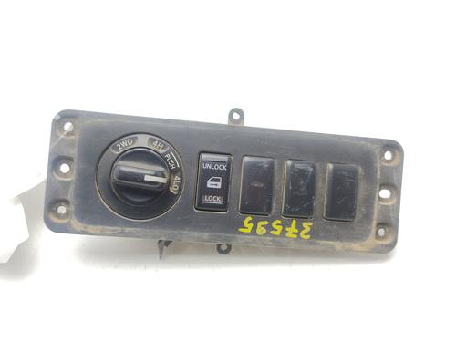 Used Switch NISSAN NAVARA NP300 (D40) [2004-2025]  25129501