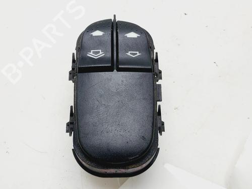 Used Left front window switch FORD FOCUS I (DAW, DBW) 1.8 TDCi (100 hp) 31608835