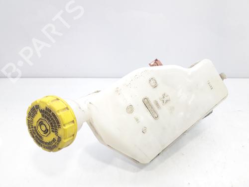 Used Brake master cylinder CITROËN C4 CACTUS 1.6 BlueHDi 100 (99 hp) 11105355
