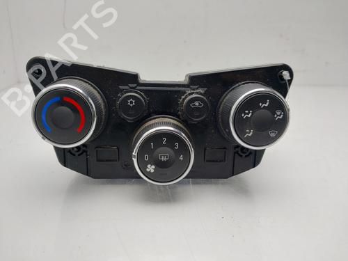 Used Climate control CHEVROLET TRAX 1.7 TD (131 hp) 31365444