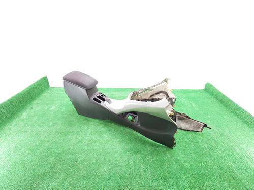 Used Armrest / Center console TOYOTA AURIS (_E15_) [2006-2012]  20106407