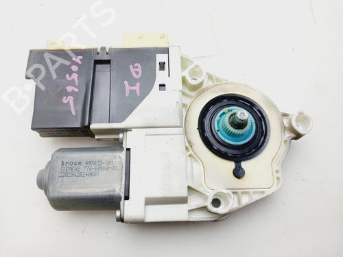 Rudehejsemotor forskærm venstre PEUGEOT 307 Break (3E) 1.6 HDi (90 hp) 31338386