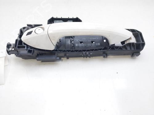Used Front left exterior door handle MERCEDES-BENZ C-CLASS (W204) C 180 CDI (204.000) (120 hp) 13477259