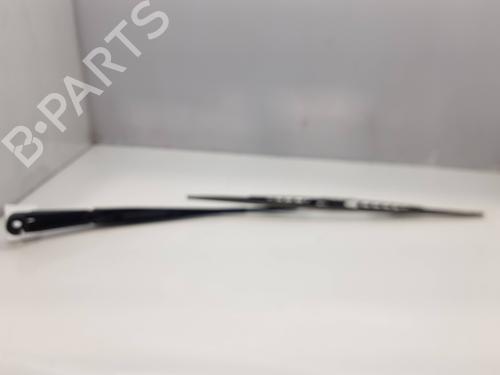 Used Front windshield wiper arm NISSAN PATHFINDER III (R51) 2.5 dCi 4WD (171 hp) 11273355