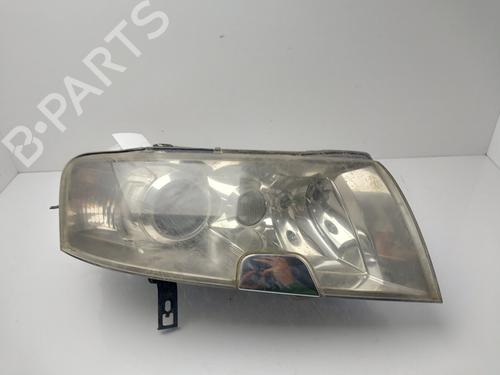 Lyskaster høyre SKODA SUPERB I (3U4) 1.9 TDI (115 hp) 31246764