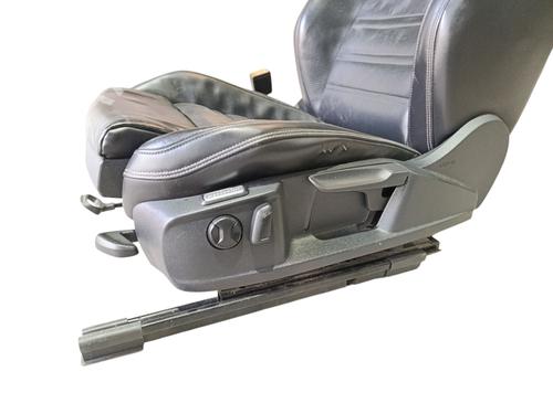 Left front seat VW PASSAT B8 (3G2, CB2) | BP31586763C15