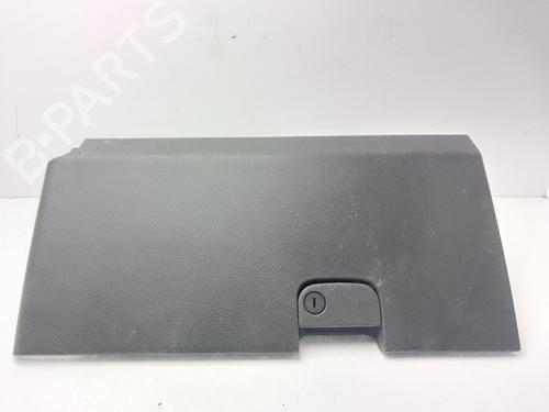 Guantera NISSAN X-TRAIL I (T30) [2001-2013]  31263158