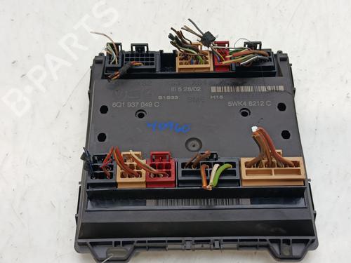 Used Fuse box VW POLO IV (9N_, 9A_) 1.4 16V (75 hp) 32219478