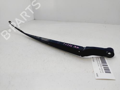 Used Front windshield wiper arm TOYOTA COROLLA Saloon (_E15_) [2006-2018]  31086696
