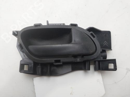 Used Rear right interior door handle Rear right interior door handle 38014395 38014395