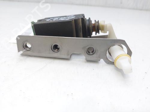 Central lock pump LAND ROVER DISCOVERY III (L319) 2.7 TD 4x4 | BP12423266M86 