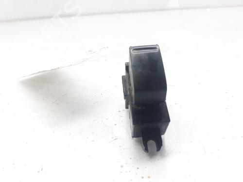 Used Right front window switch NISSAN PRIMERA (P12) 1.6 (109 hp) 12400735