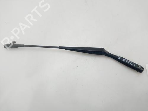 Used Front windshield wiper arm VW POLO IV (9N_, 9A_) 1.2 12V (64 hp) 28837463