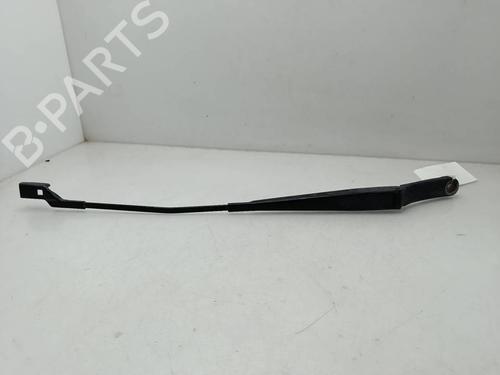 Used Front windshield wiper arm Front windshield wiper arm 39463024 39463024