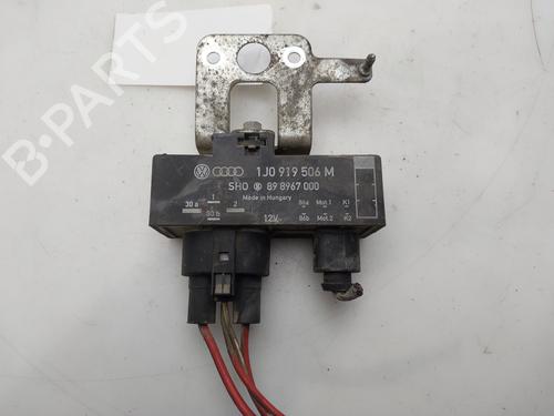 Used Electronic module Electronic module VW POLO IV (9N_, 9A_) 1.4 16V (80 hp) 33952162 33952162