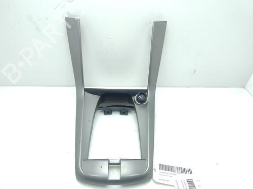 Used Middle console CHEVROLET CAPTIVA (C100, C140) 2.2 D (163 hp) 31026614