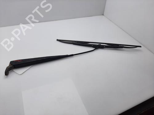 Used Front windshield wiper arm NISSAN TERRANO II (R20) 2.7 TDi 4WD (125 hp) 16121081