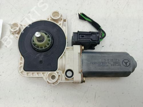 Used Right rear window motor MERCEDES-BENZ E-CLASS (W211) E 320 CDI (211.026) (204 hp) 31327565