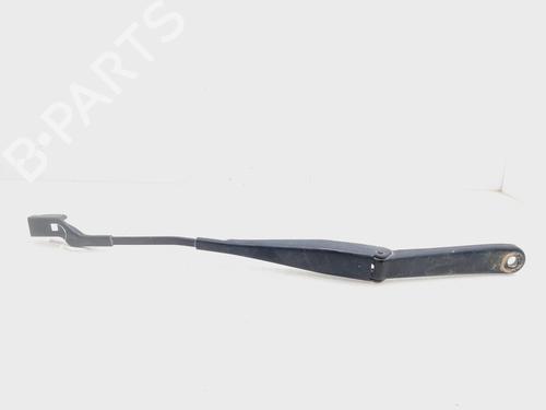 Used Front windshield wiper arm FORD FIESTA VI (CB1, CCN) [2008-2017]  26734163