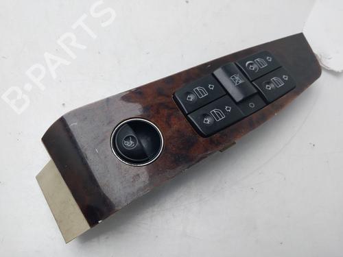 Used Left front window switch Left front window switch MERCEDES-BENZ S-CLASS (W220, V220) S 320 CDI (220.025, 220.125) (204 hp) 32686017 32686017