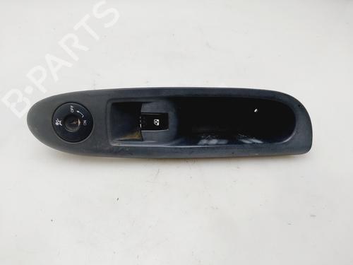Used Right front window switch RENAULT CLIO II (BB_, CB_) 1.2 (BB0A, BB0F, BB10, BB1K, BB28, BB2D, BB2H, CB0A,... (58 hp) 28161859