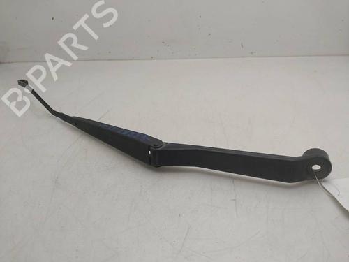 Used Front windshield wiper arm Front windshield wiper arm SUZUKI GRAND VITARA II (JT, TE, TD) 1.9 DDiS All-wheel Drive (JT419, TD44, JB419WD, JB419XD,... (129 hp) 40182271 40182271