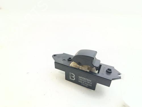 Used Right rear window switch CITROËN C4 AIRCROSS 1.6 HDi 115 AWC (114 hp) 28470722