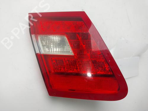 Farolim esquerdo da mala Farolim esquerdo da mala MERCEDES-BENZ E-CLASS (W212) [2009-2016] 33243087 33243087