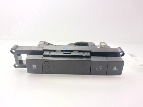 Used Display monitor CHEVROLET CAPTIVA (C100, C140) 2.0 D (150 hp) 31380174