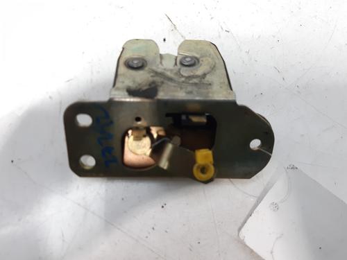 Used Tailgate lock VOLVO S40 I (644) 1.6 (109 hp) 9421920