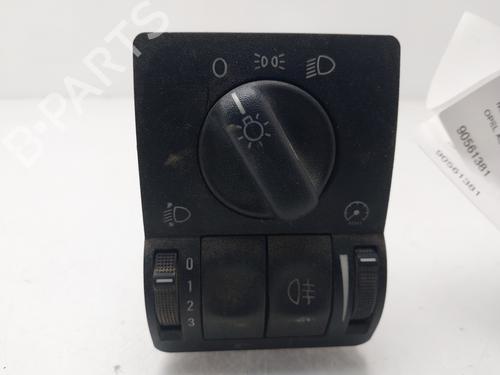 Used Headlight switch OPEL ASTRA G Hatchback (T98) 1.6 (F08, F48) (75 hp) 32667770
